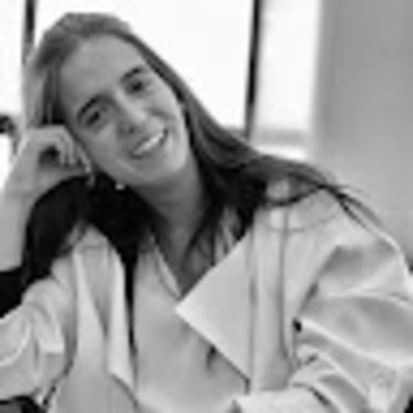 Meet your Posher, Paola - Picture 1 of 1